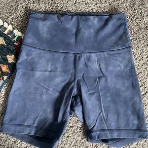 Lululemon Wundertrain 6" shorts size 6